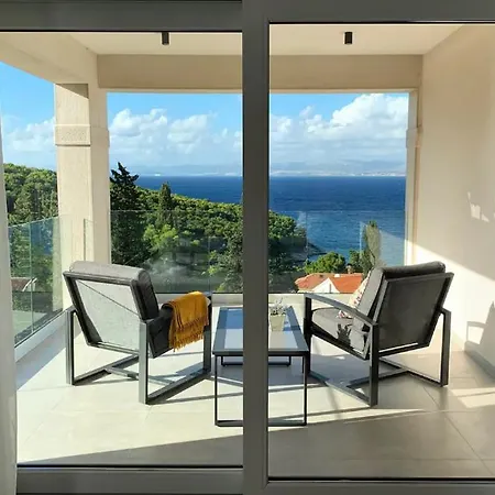 Вилла With Pool In A Beautiful Bay On Island Hvar