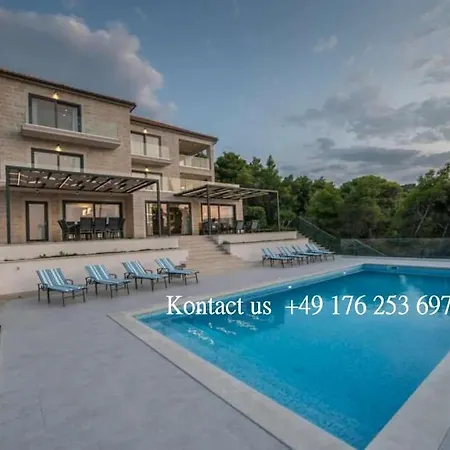 Вилла With Pool In A Beautiful Bay On Island Hvar *