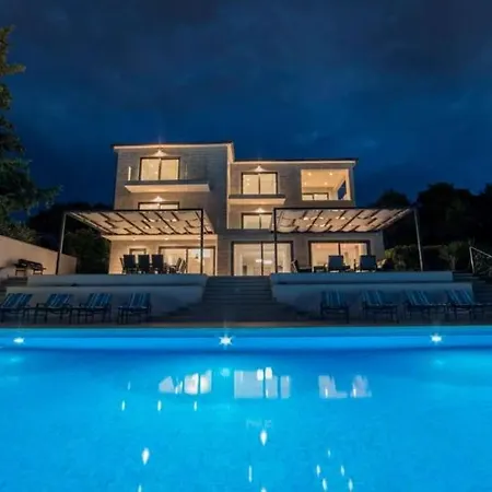 With Pool In A Beautiful Bay On Island Hvar *